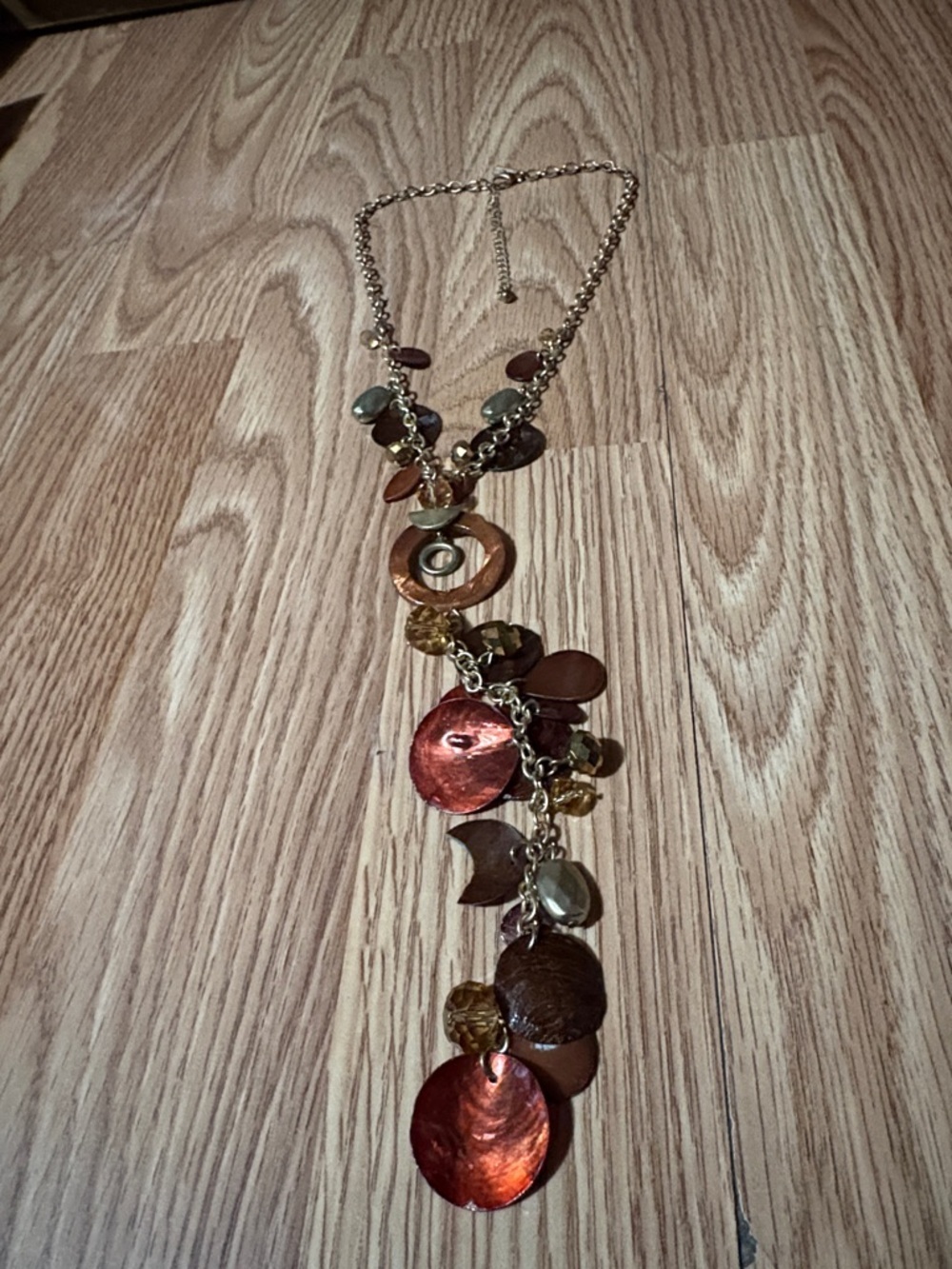 DAISY FUENTES SHELL AND MOON DISCS BEADS CHARMS DANGLE 18-21" NECKLACE